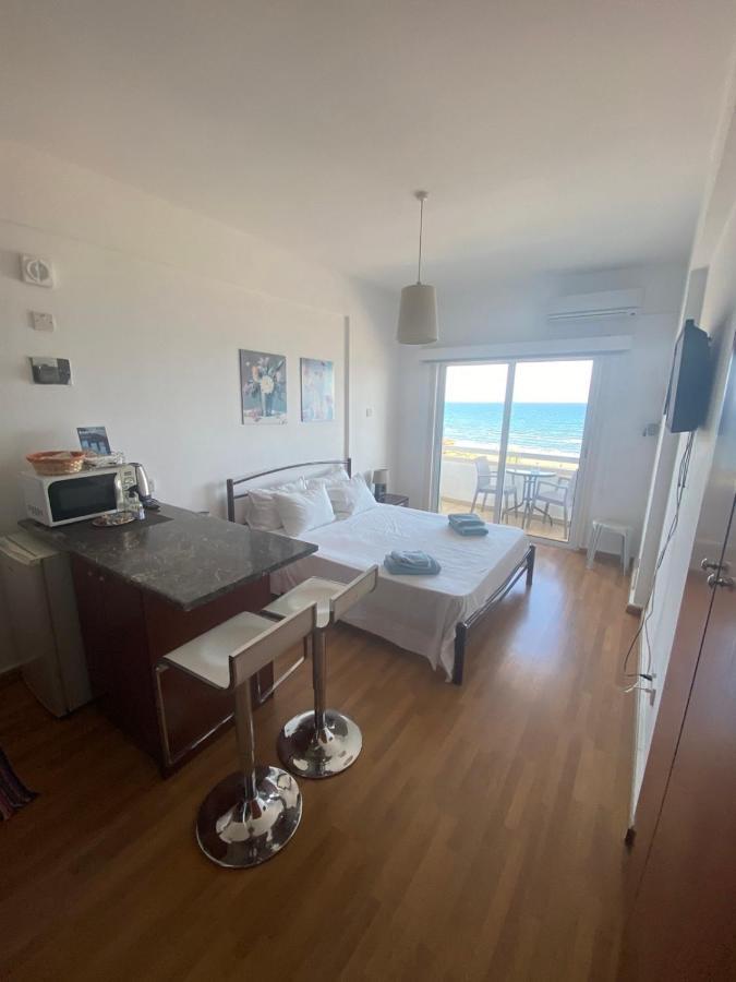 לרנקה Alex Beach Apartment 33 מראה חיצוני תמונה