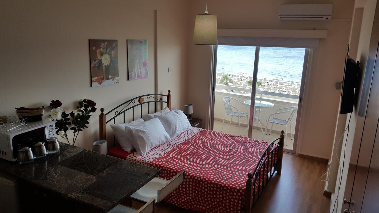 לרנקה Alex Beach Apartment 33 מראה חיצוני תמונה